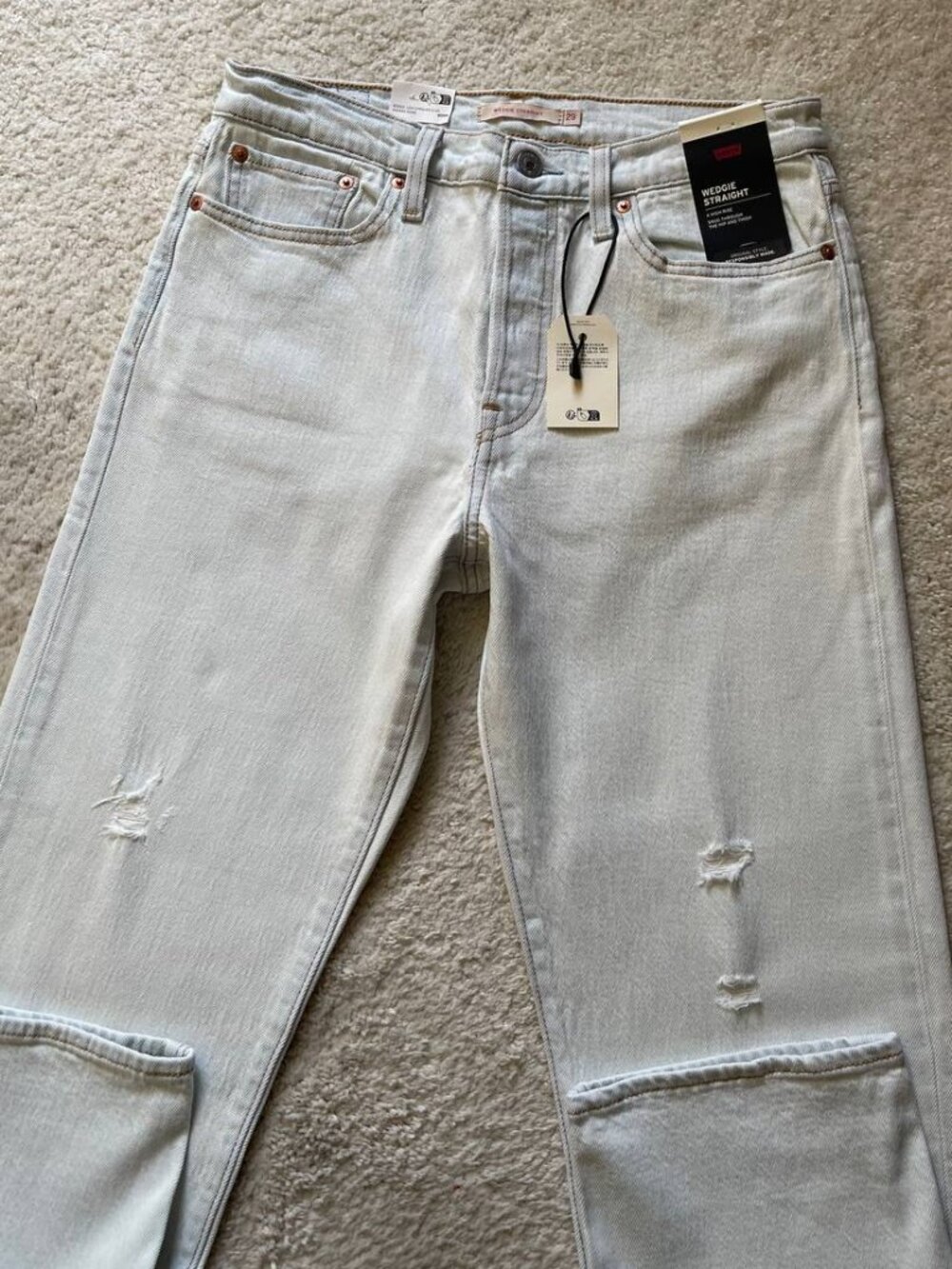 NWT Levi’s Premium Wedgie Straight Leg Women’s Jeans Size 29/28